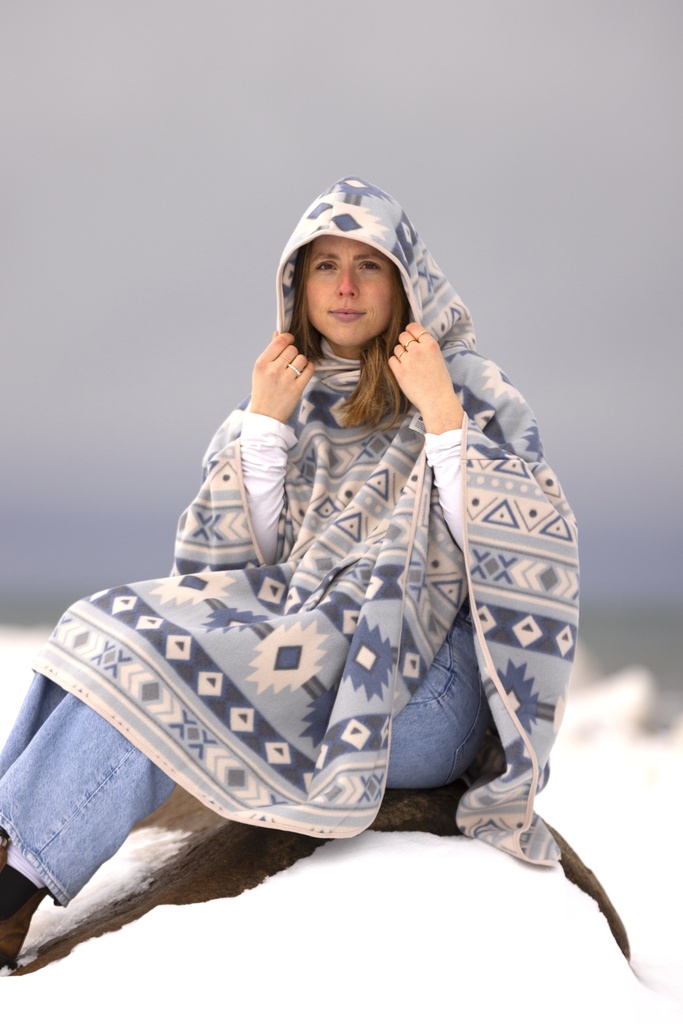 XP9012 Poncho en polar à capuchon